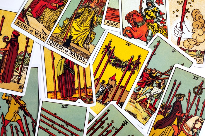 O que é o Tarot e como funciona? Tudo o que você precisa saber post thumbnail image