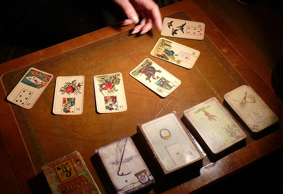 Para quem a Cartomancia é indicada? Será que você precisa de uma consulta?